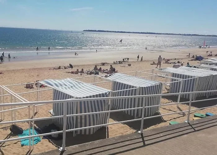 Διαμέρισμα : T2 Tres Proche Au Calme *