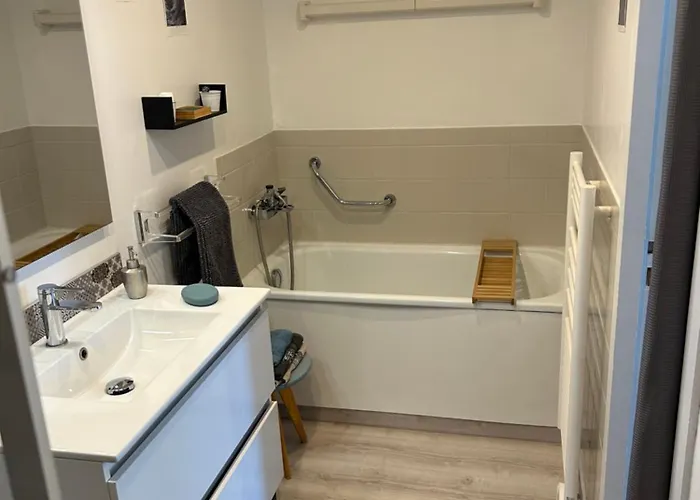 : T2 Tres Proche Au Calme 아파트